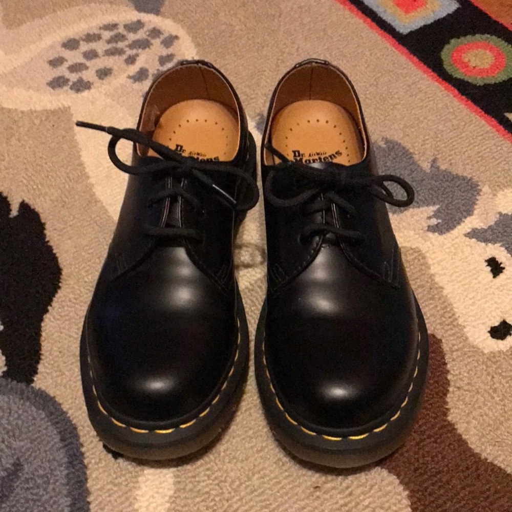 Dr Martens Airwair Classic Oxford NEW  Size 7 Style AW004 Low Style